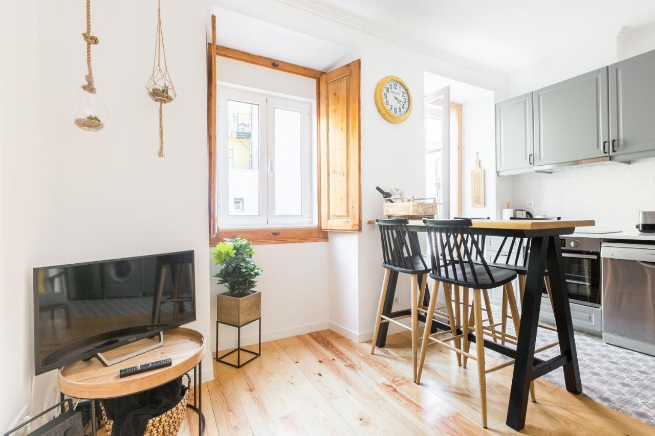 Feel Home In This Stunning Renovated Nest In Graca Lisboa Eksteriør billede